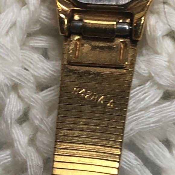 FOR PARTS Vintage Pulsar Ladies Gold Tone Wrist Watch - Doesn't Run - Picture 7 of 10